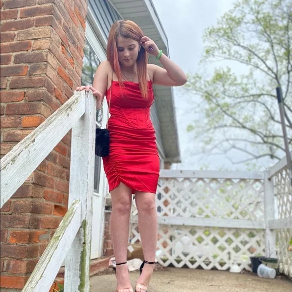 I absolutely loved this dress.I ordered 2 on accident.Skin tight red dress.